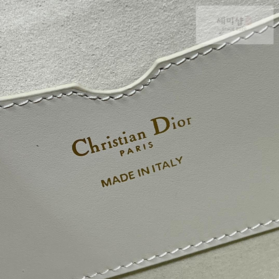 D I O R Dior 30 Motaigne Avenue Bag 13번 이미지