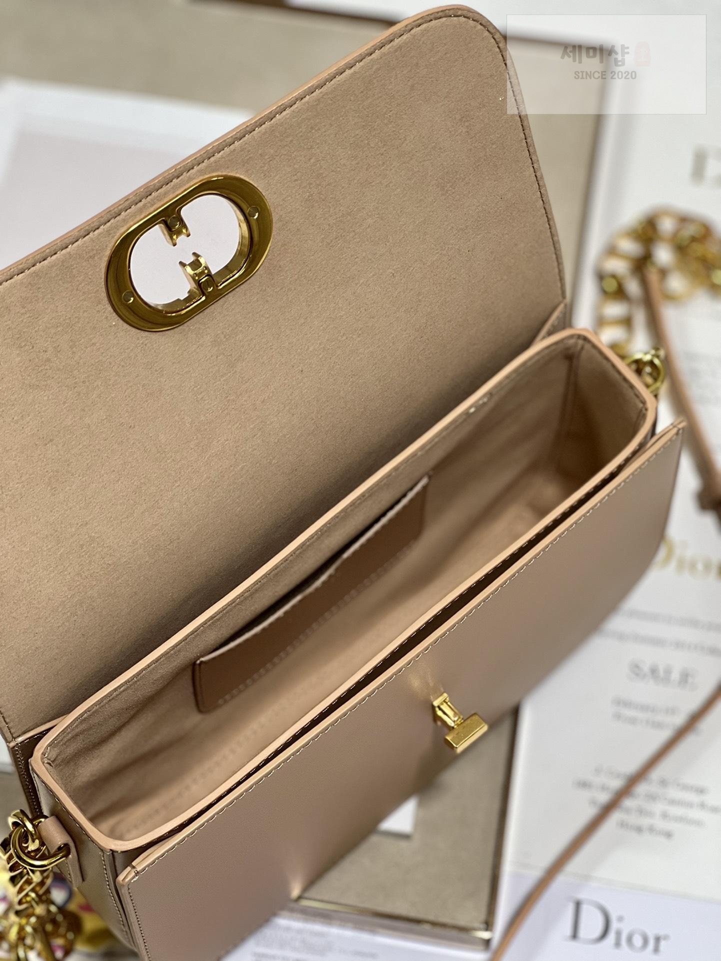 D I O R Dior 30 Motaigne Avenue Bag 28번 이미지