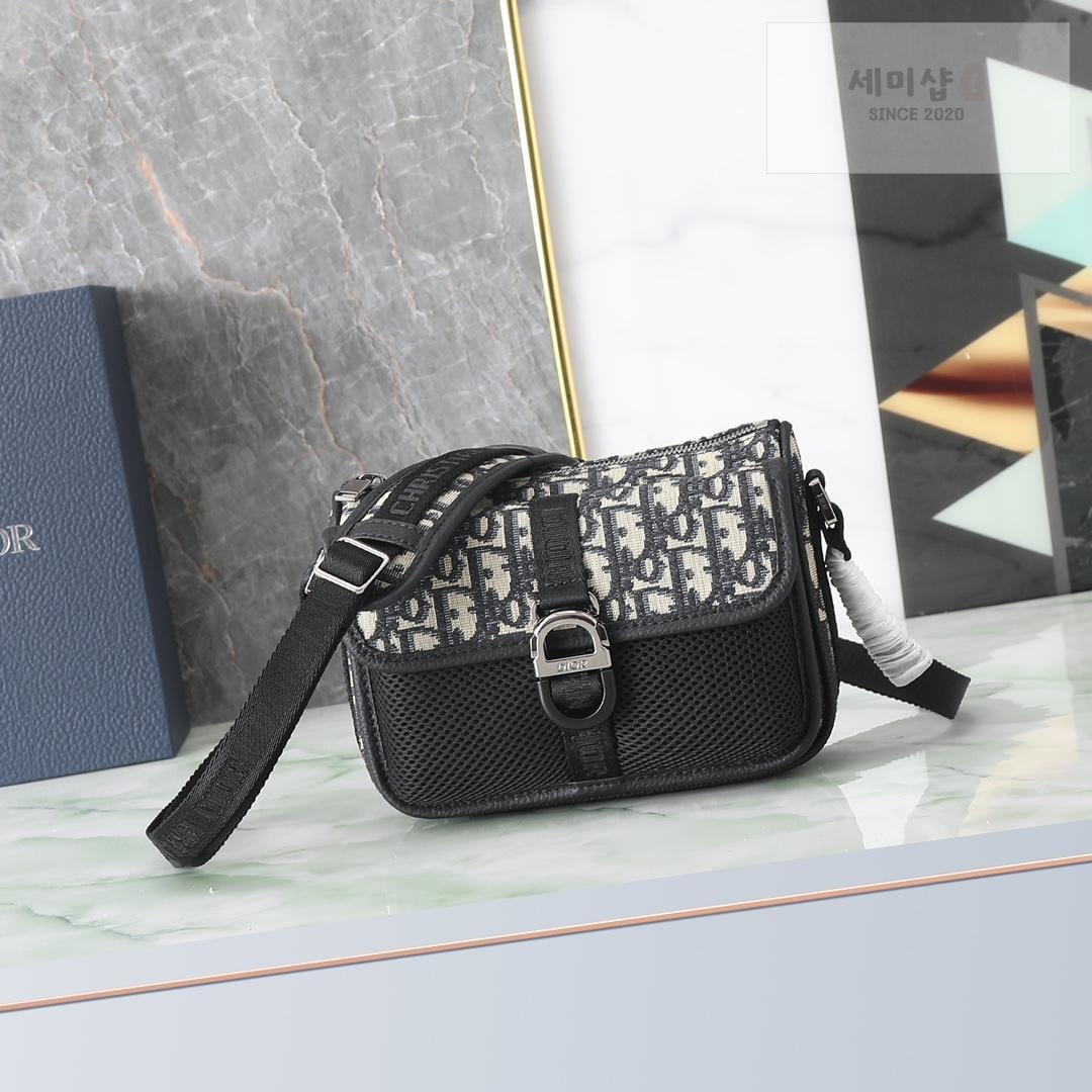 D I O R Dior 8 With Strap Bag 1번 이미지