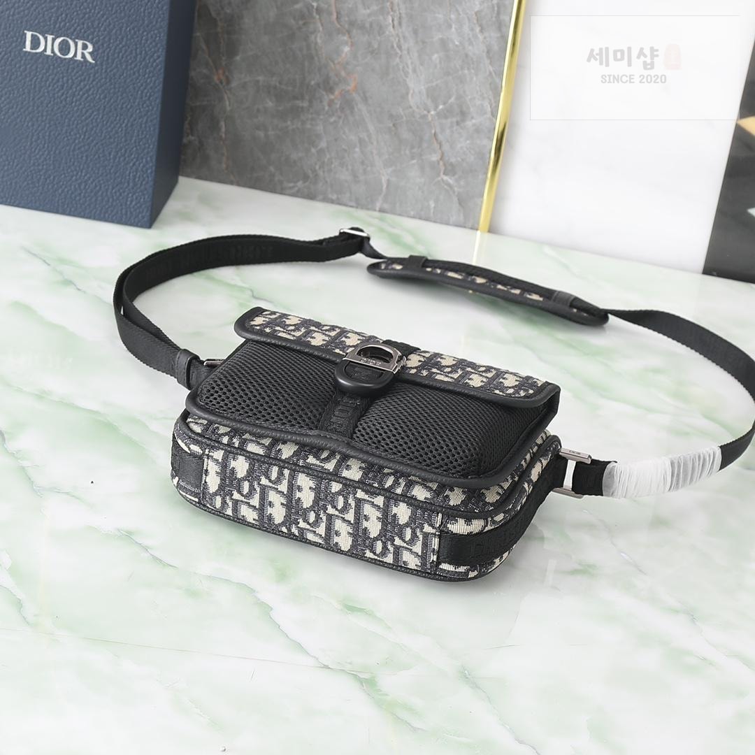 D I O R Dior 8 With Strap Bag 4번 이미지