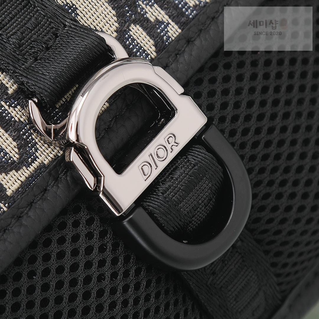D I O R Dior 8 With Strap Bag 29번 이미지