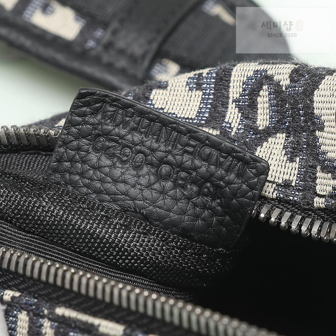 D I O R Dior 8 With Strap Bag 7번 이미지
