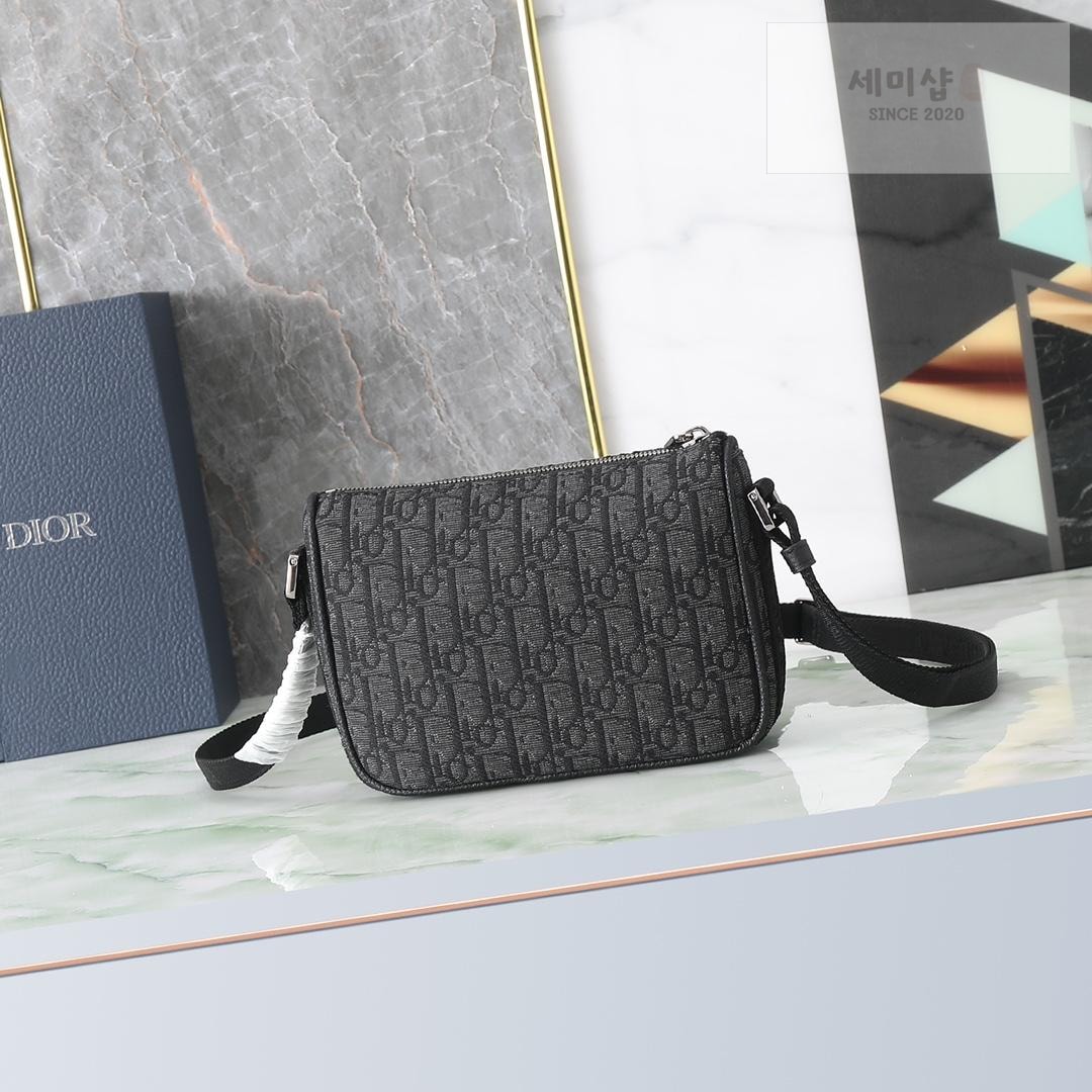 D I O R Dior 8 With Strap Bag 32번 이미지