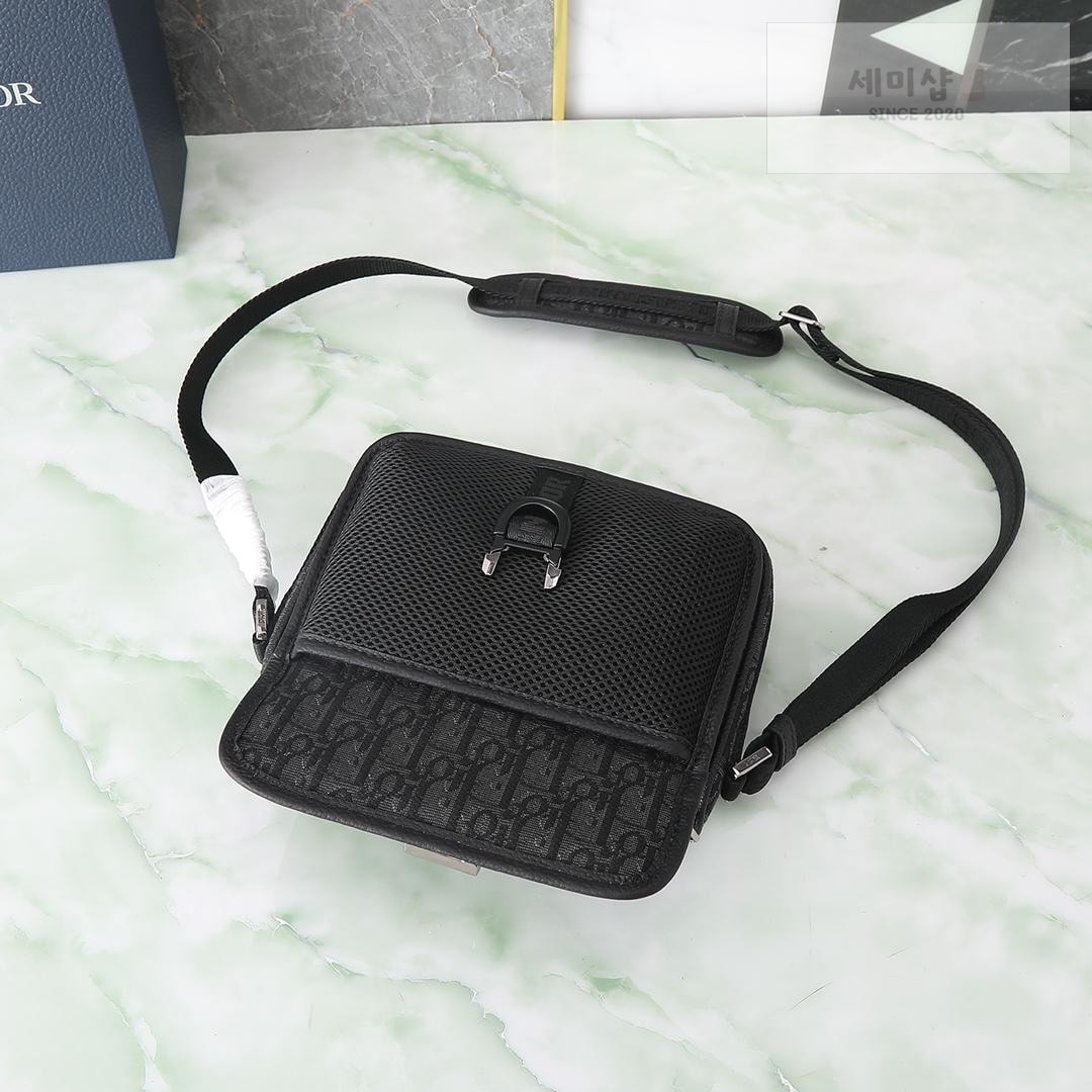 D I O R Dior 8 With Strap Bag 11번 이미지