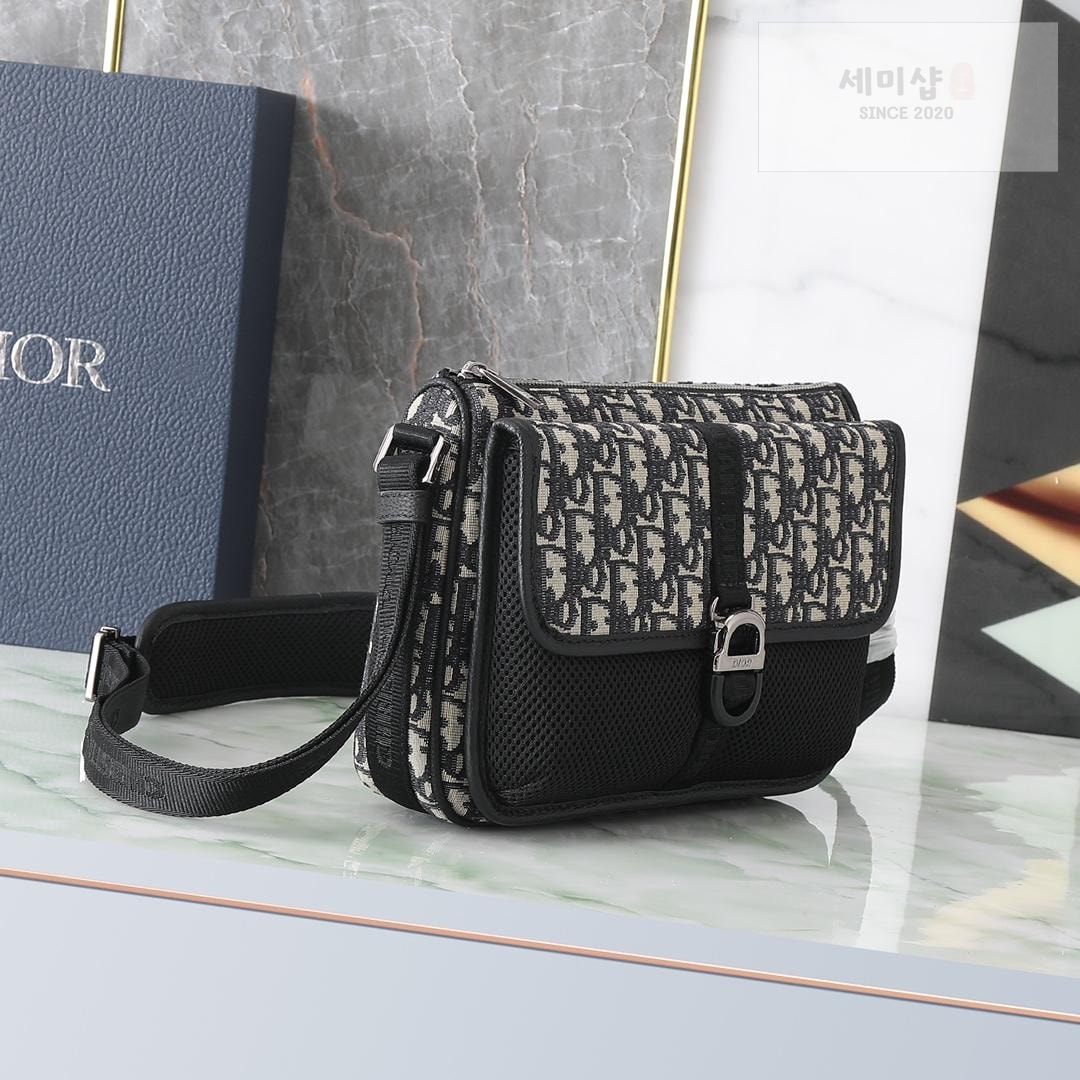 D I O R Dior 8 With Strap Bag 17번 이미지