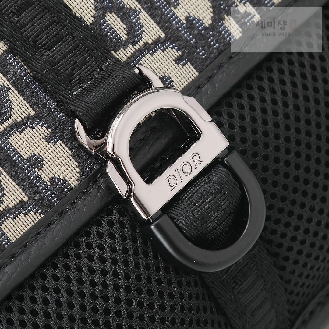 D I O R Dior 8 With Strap Bag 19번 이미지
