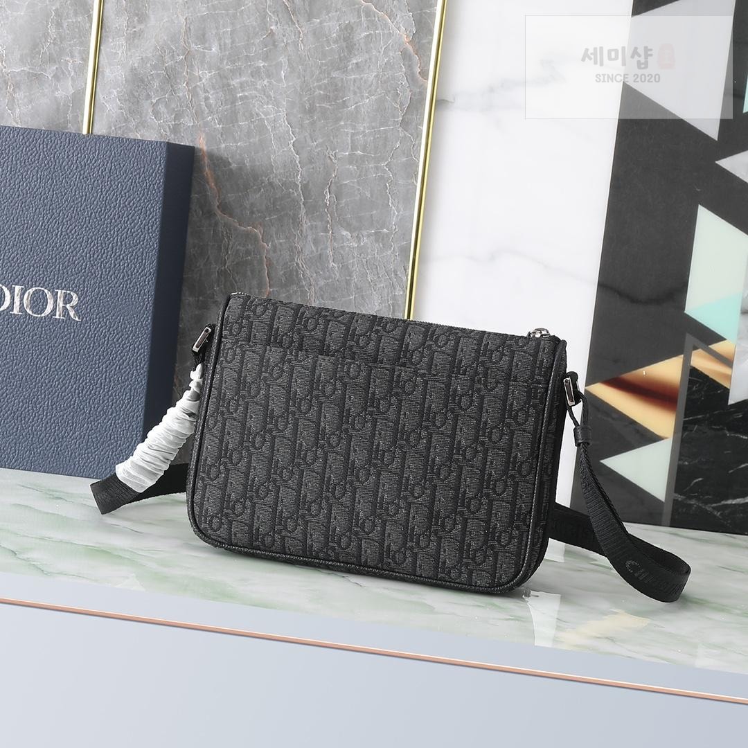 D I O R Dior 8 With Strap Bag 24번 이미지