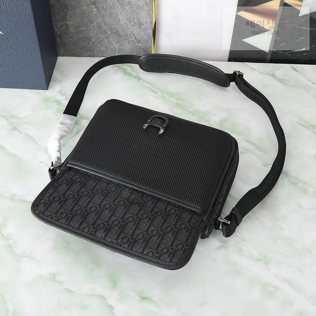 D I O R Dior 8 With Strap Bag 30번 이미지
