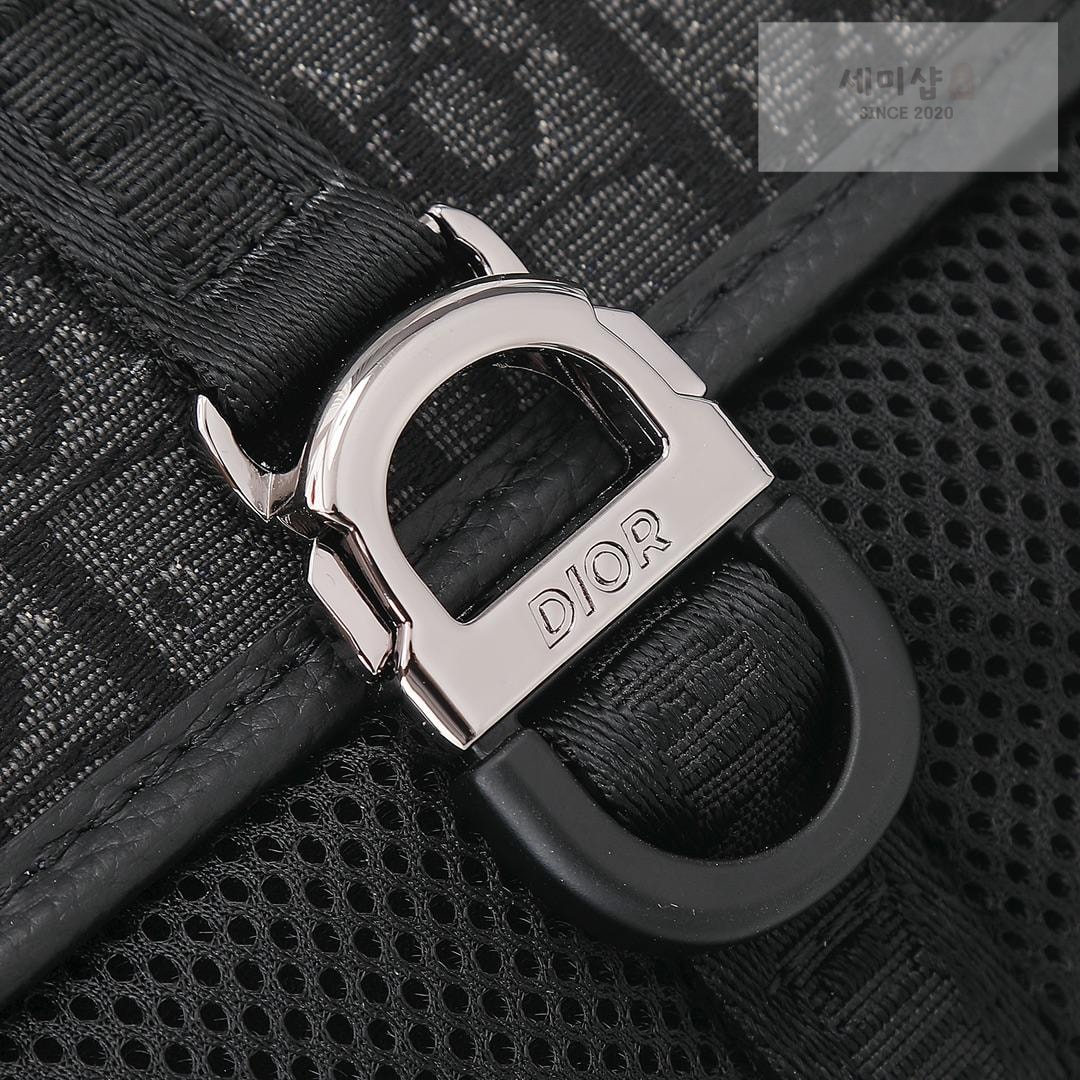 D I O R Dior 8 With Strap Bag 25번 이미지