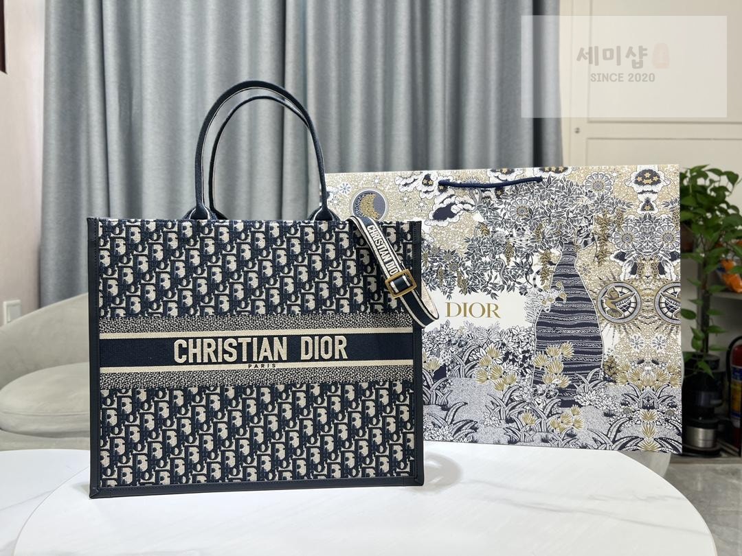 D I O R Dior Book Tote Cross Bag 24번 이미지