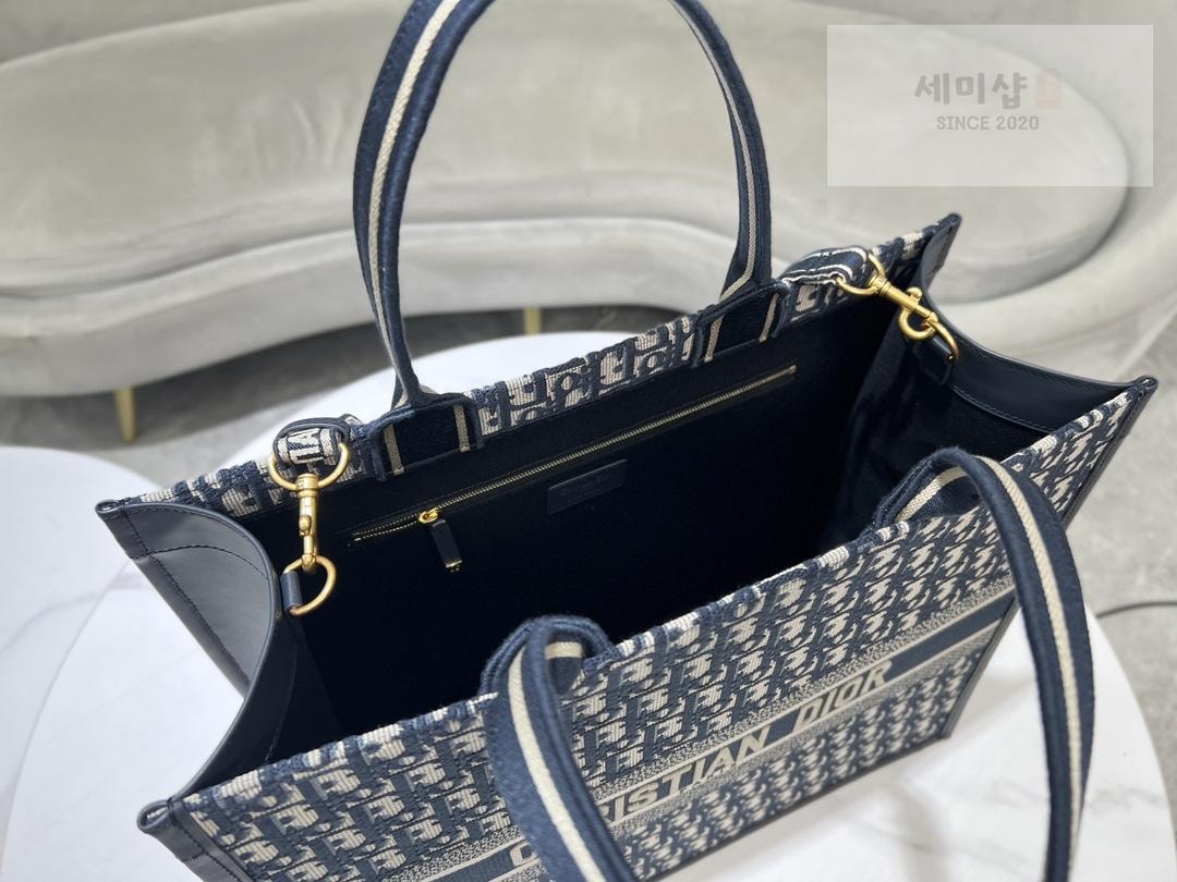 D I O R Dior Book Tote Cross Bag 10번 이미지