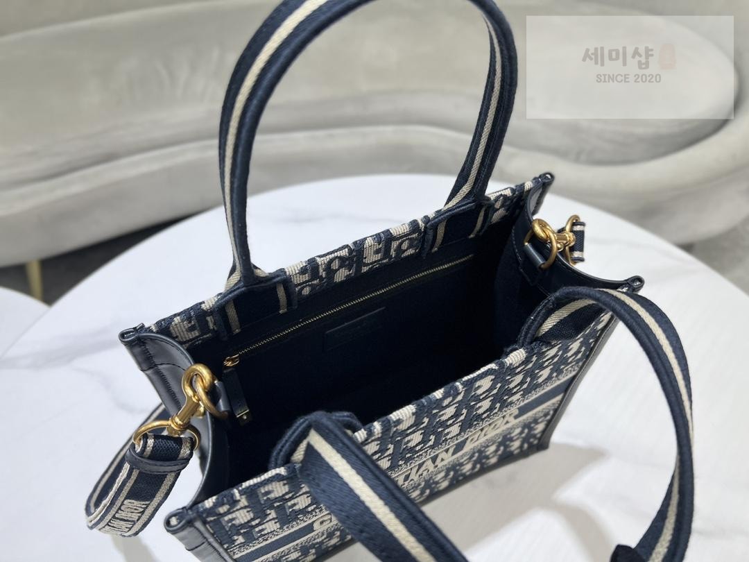 D I O R Dior Book Tote Cross Bag 16번 이미지