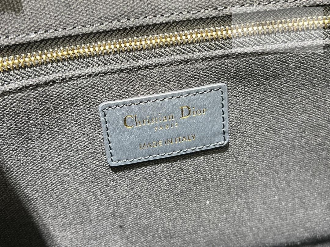 D I O R Dior Book Tote Cross Bag 17번 이미지