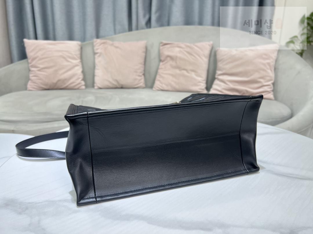D I O R Dior Book Tote Cross Leather Bag 28번 이미지