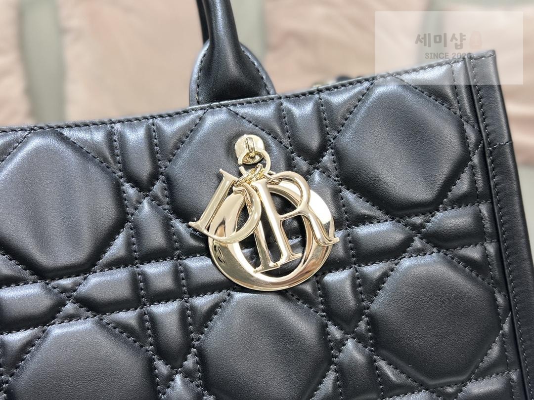 D I O R Dior Book Tote Cross Leather Bag 5번 이미지