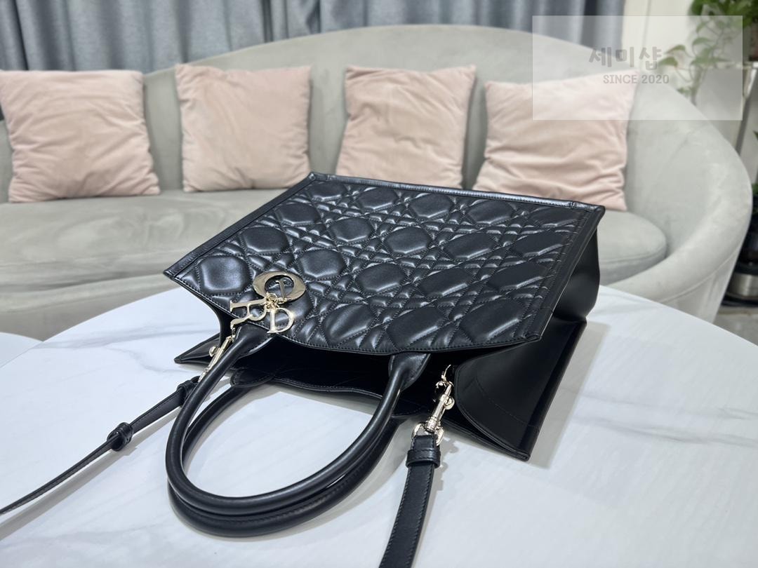 D I O R Dior Book Tote Cross Leather Bag 6번 이미지