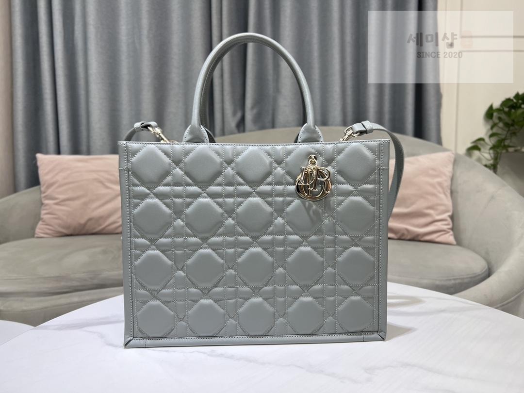 D I O R Dior Book Tote Cross Leather Bag 10번 이미지