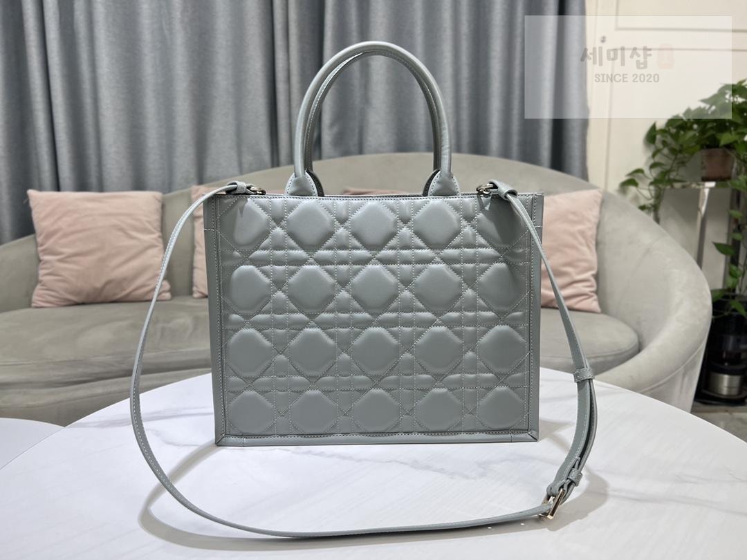 D I O R Dior Book Tote Cross Leather Bag 11번 이미지