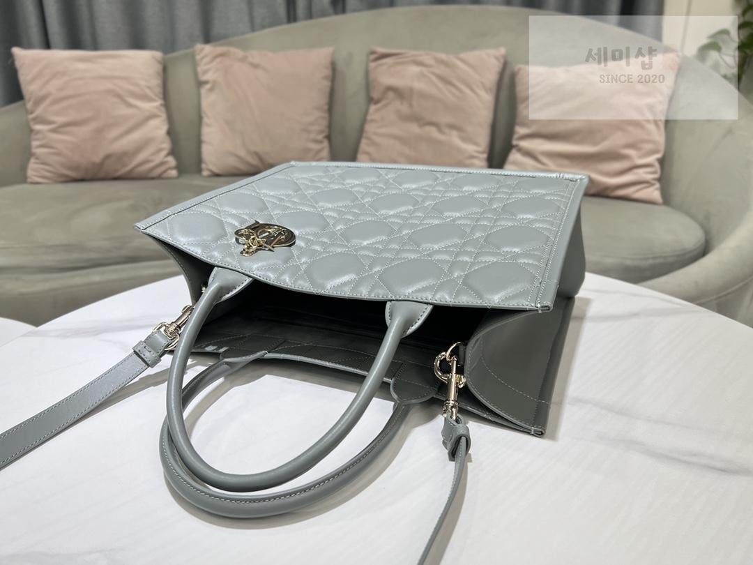 D I O R Dior Book Tote Cross Leather Bag 14번 이미지