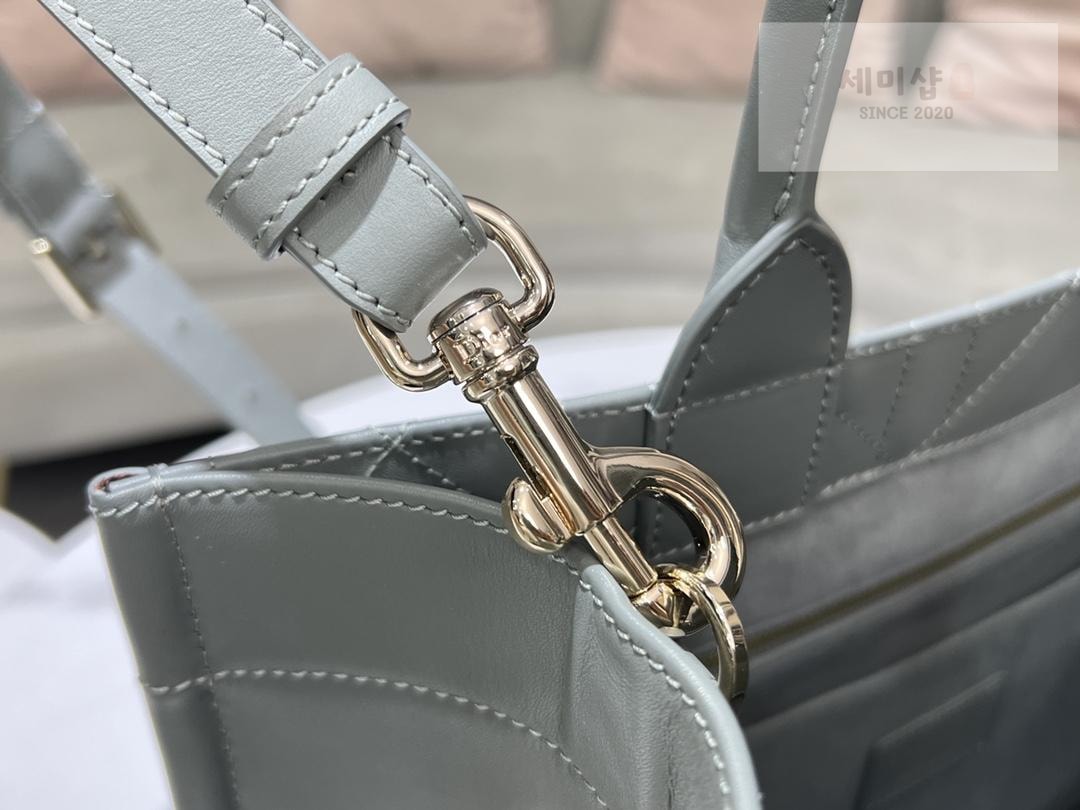 D I O R Dior Book Tote Cross Leather Bag 15번 이미지