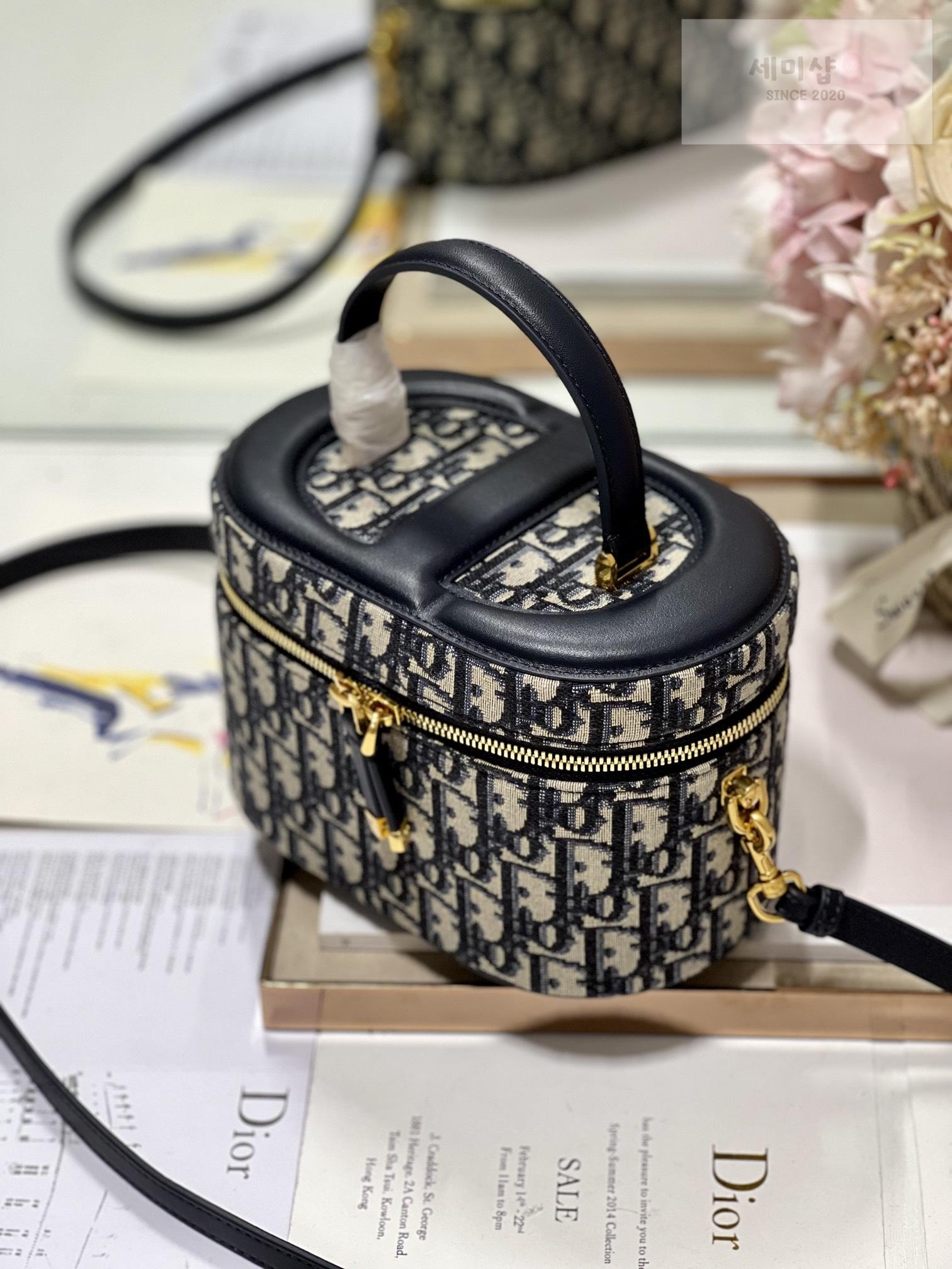 D I O R Dior CD Signature Vanity Case 레플리카 46번 이미지 - Bag | 세미샵 레플리카 사이트