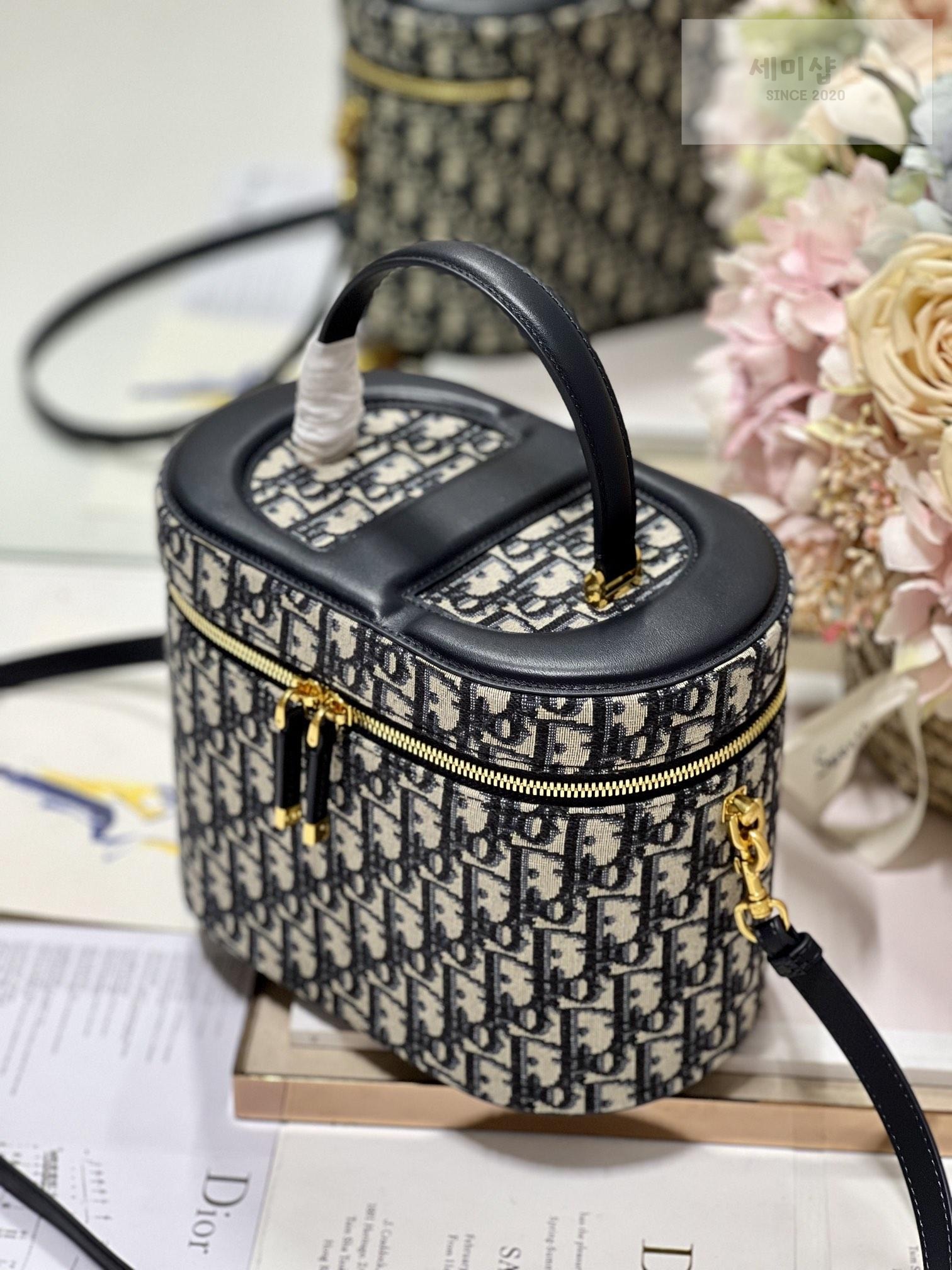 D I O R Dior CD Signature Vanity Case 레플리카 18번 이미지 - Bag | 세미샵 레플리카 사이트