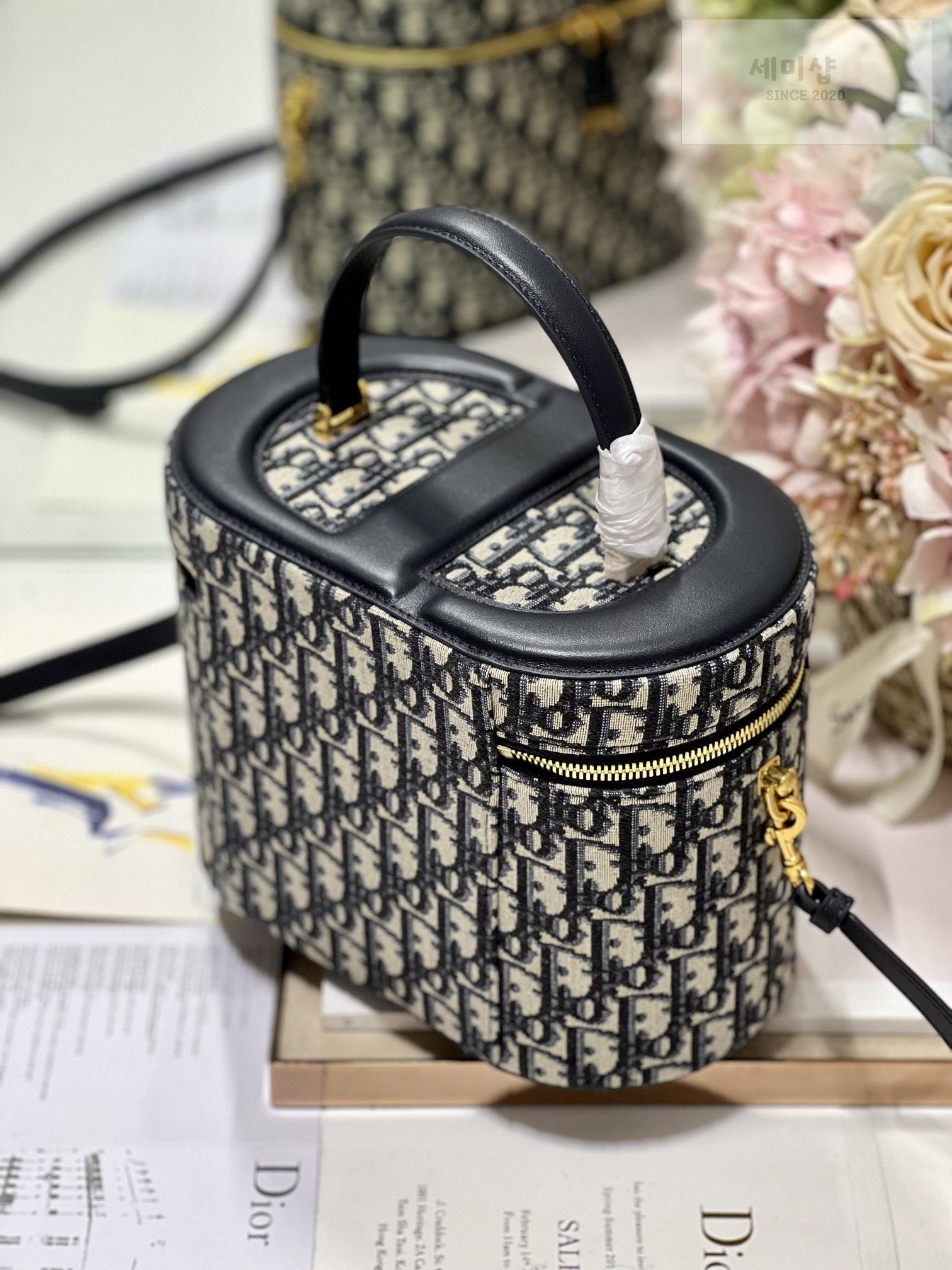 D I O R Dior CD Signature Vanity Case 레플리카 19번 이미지 - Bag | 세미샵 레플리카 사이트