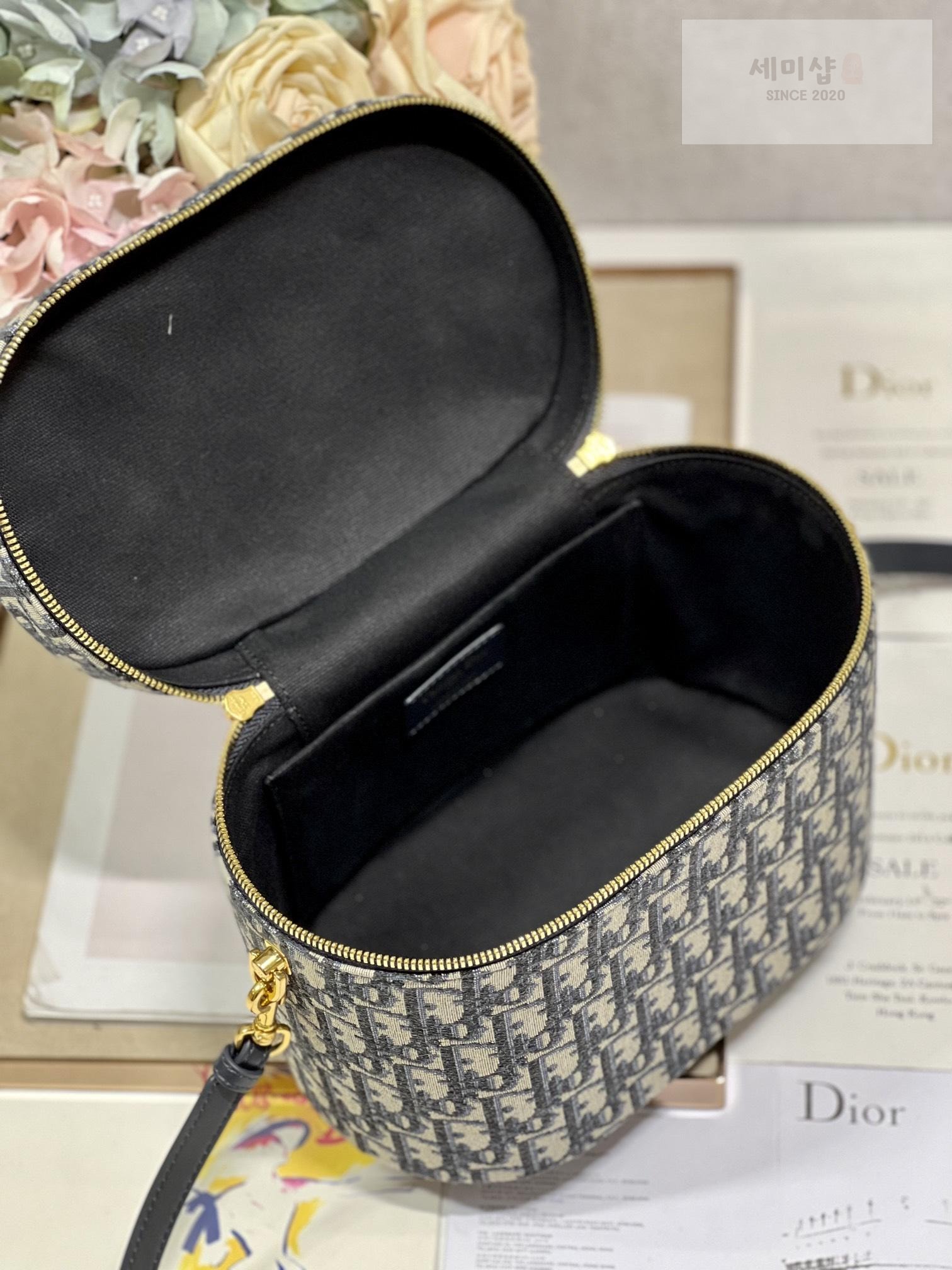 D I O R Dior CD Signature Vanity Case 레플리카 21번 이미지 - Bag | 세미샵 레플리카 사이트
