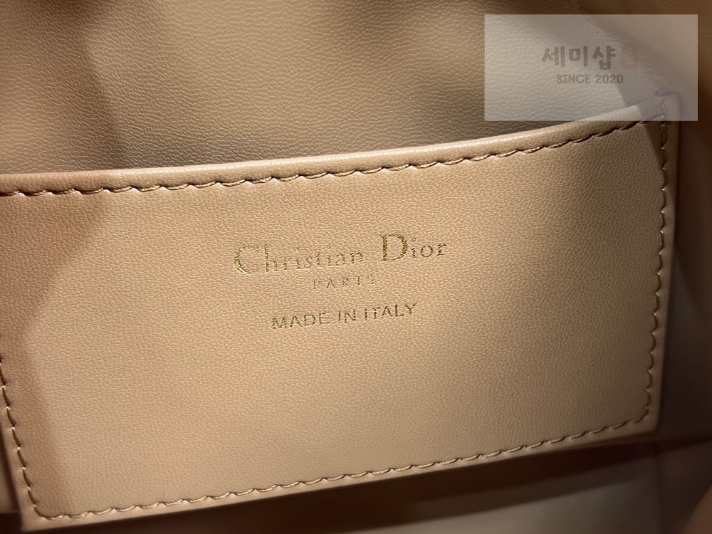 D I O R Dior Caro Nano Bucket Bag 7번 이미지
