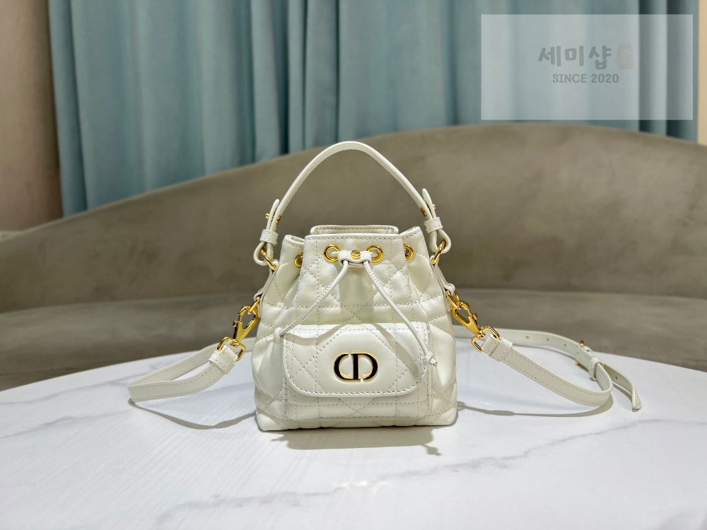 D I O R Dior Caro Nano Bucket Bag 7번 이미지