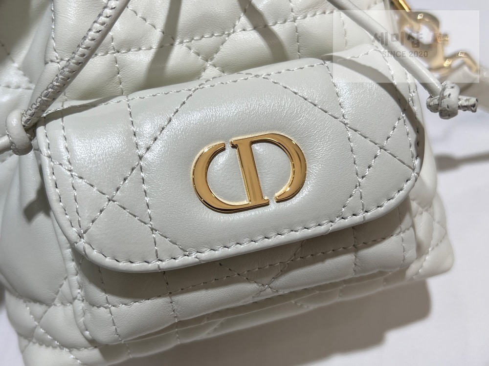 D I O R Dior Caro Nano Bucket Bag 3번 이미지