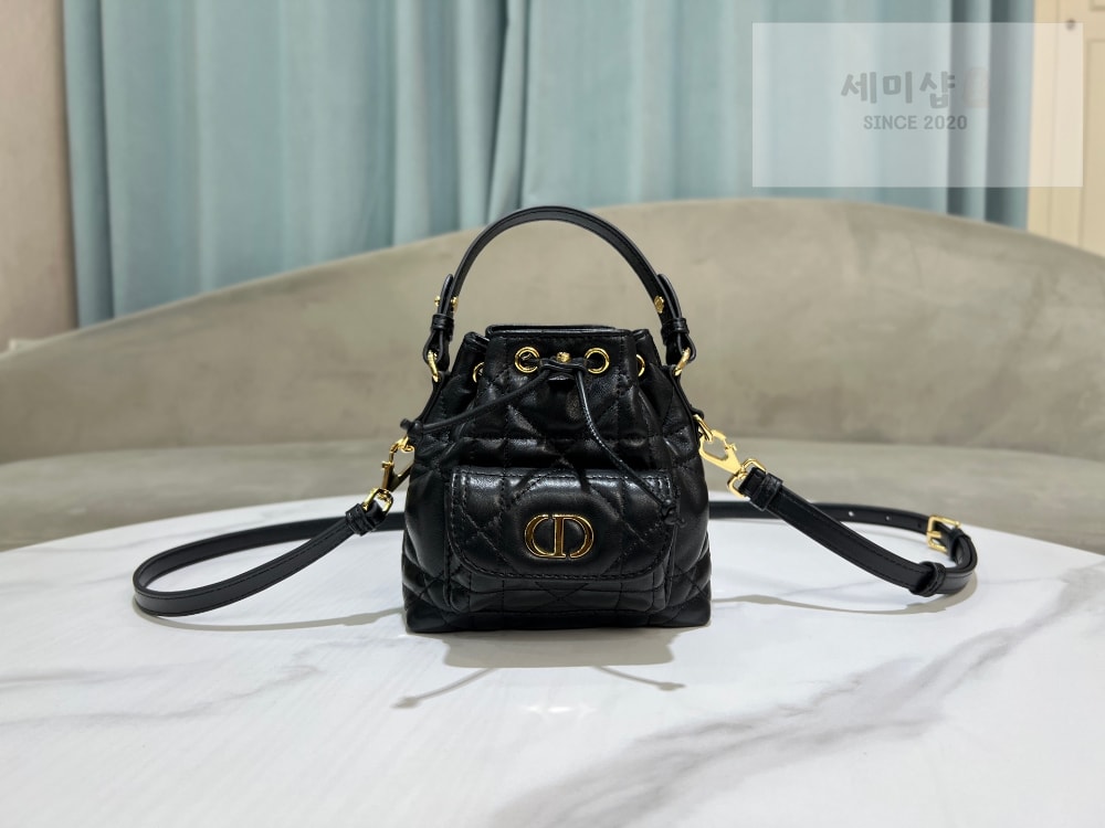D I O R Dior Caro Nano Bucket Bag 7번 이미지