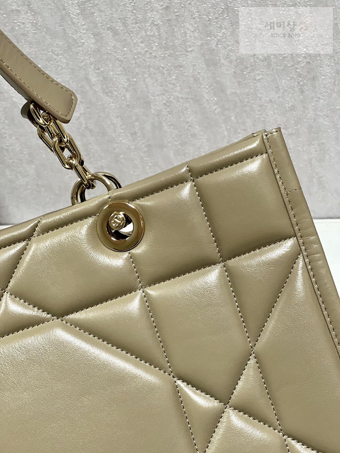 D I O R Dior Essential Tote Bag 39번 이미지