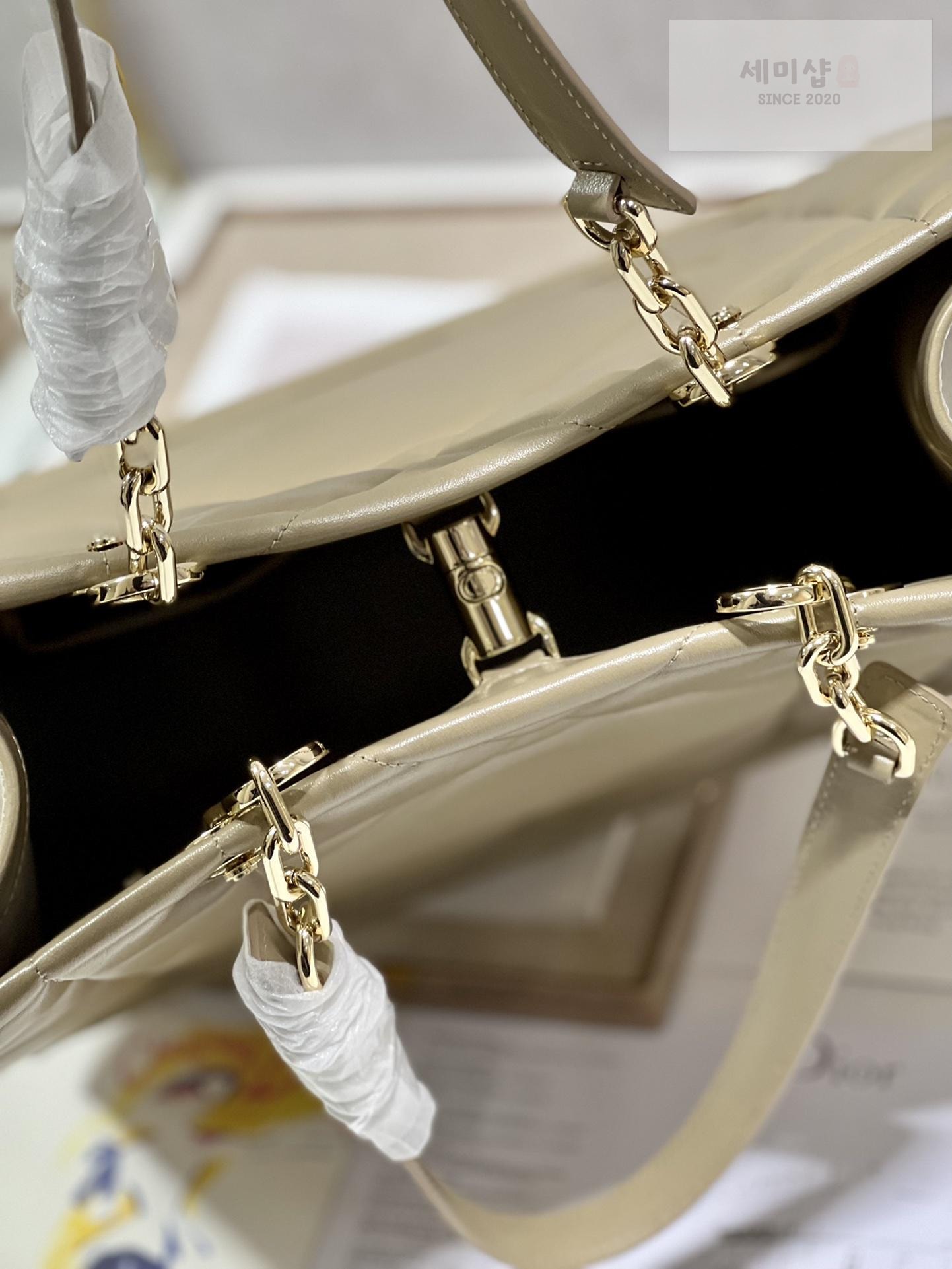 D I O R Dior Essential Tote Bag 5번 이미지