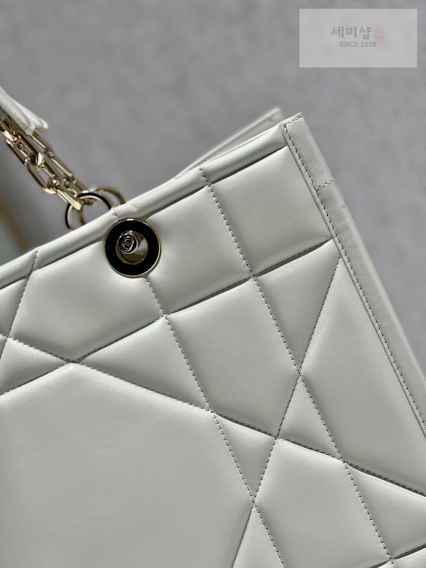 D I O R Dior Essential Tote Bag 18번 이미지
