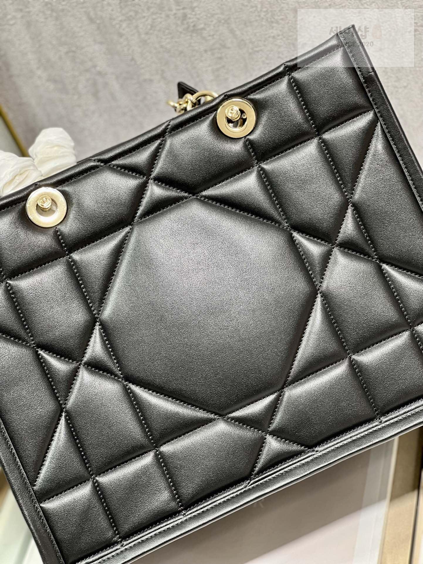 D I O R Dior Essential Tote Bag 23번 이미지