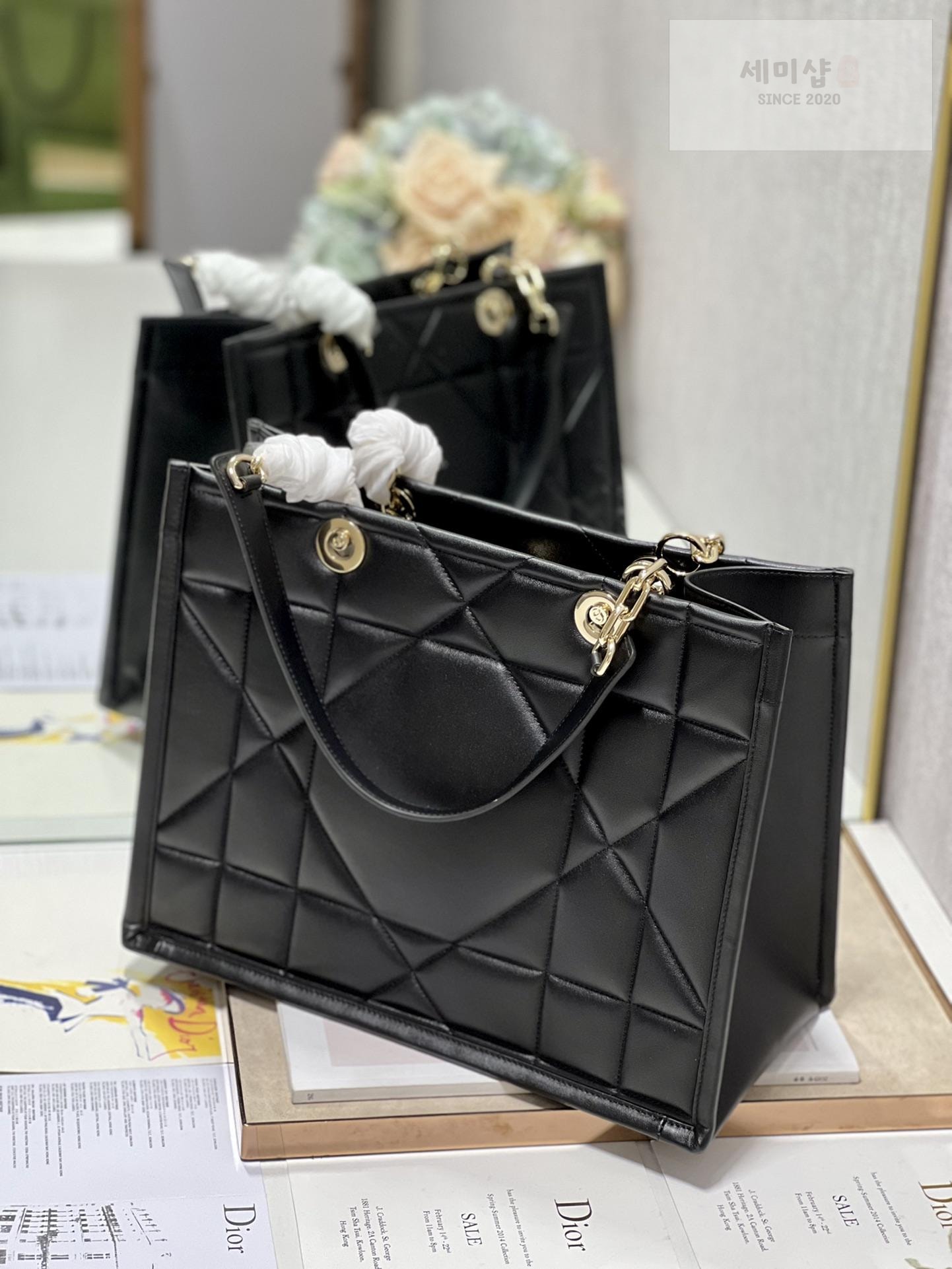 D I O R Dior Essential Tote Bag 24번 이미지