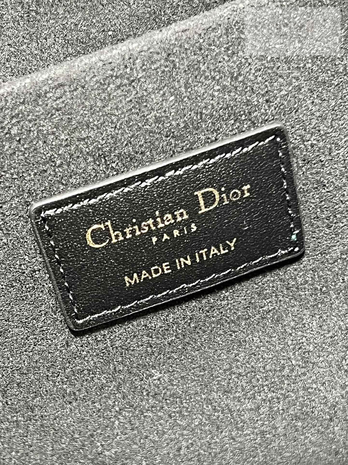 D I O R Dior Essential Tote Bag 35번 이미지
