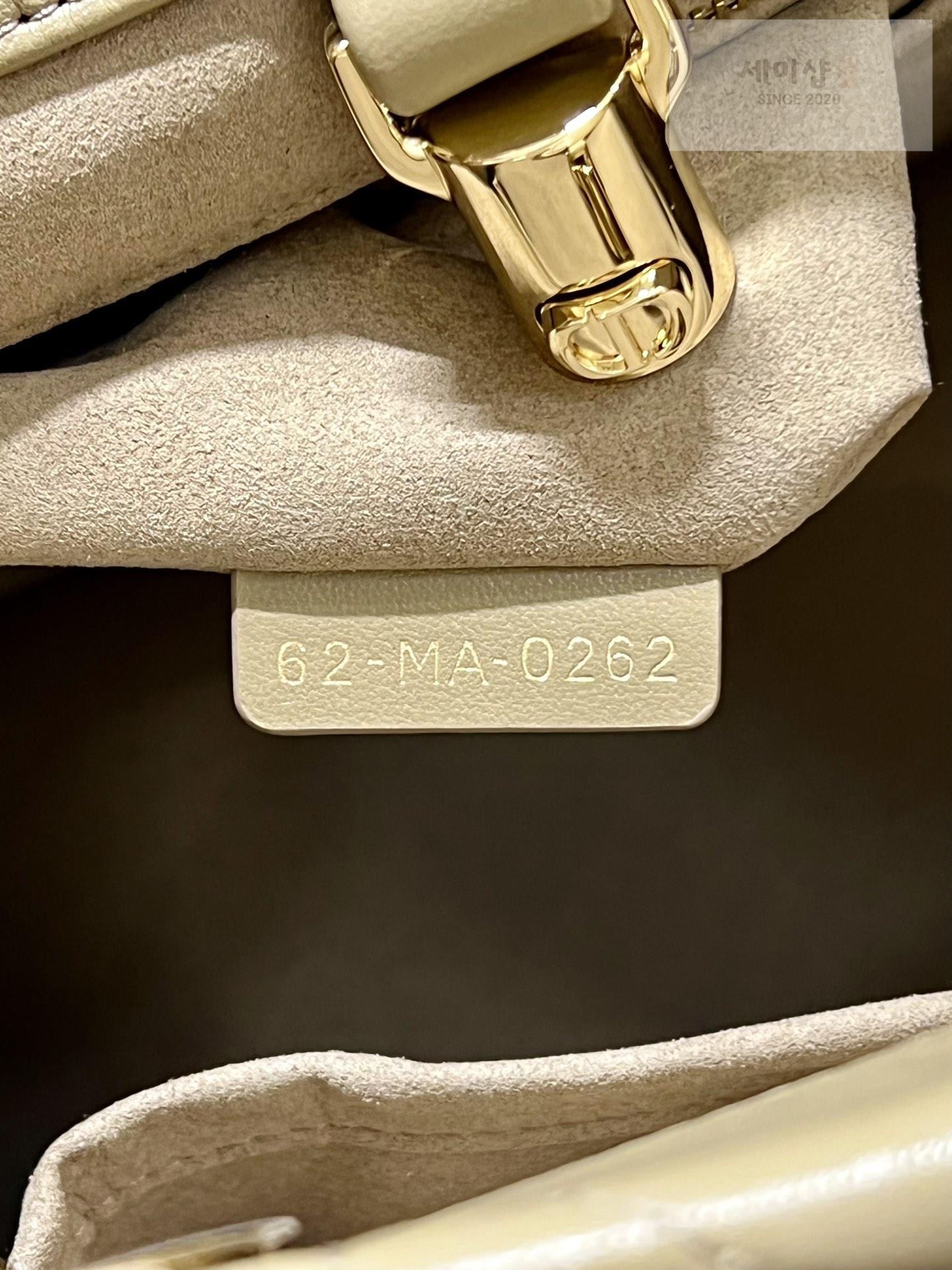 D I O R Dior Essential Tote Bag 34번 이미지