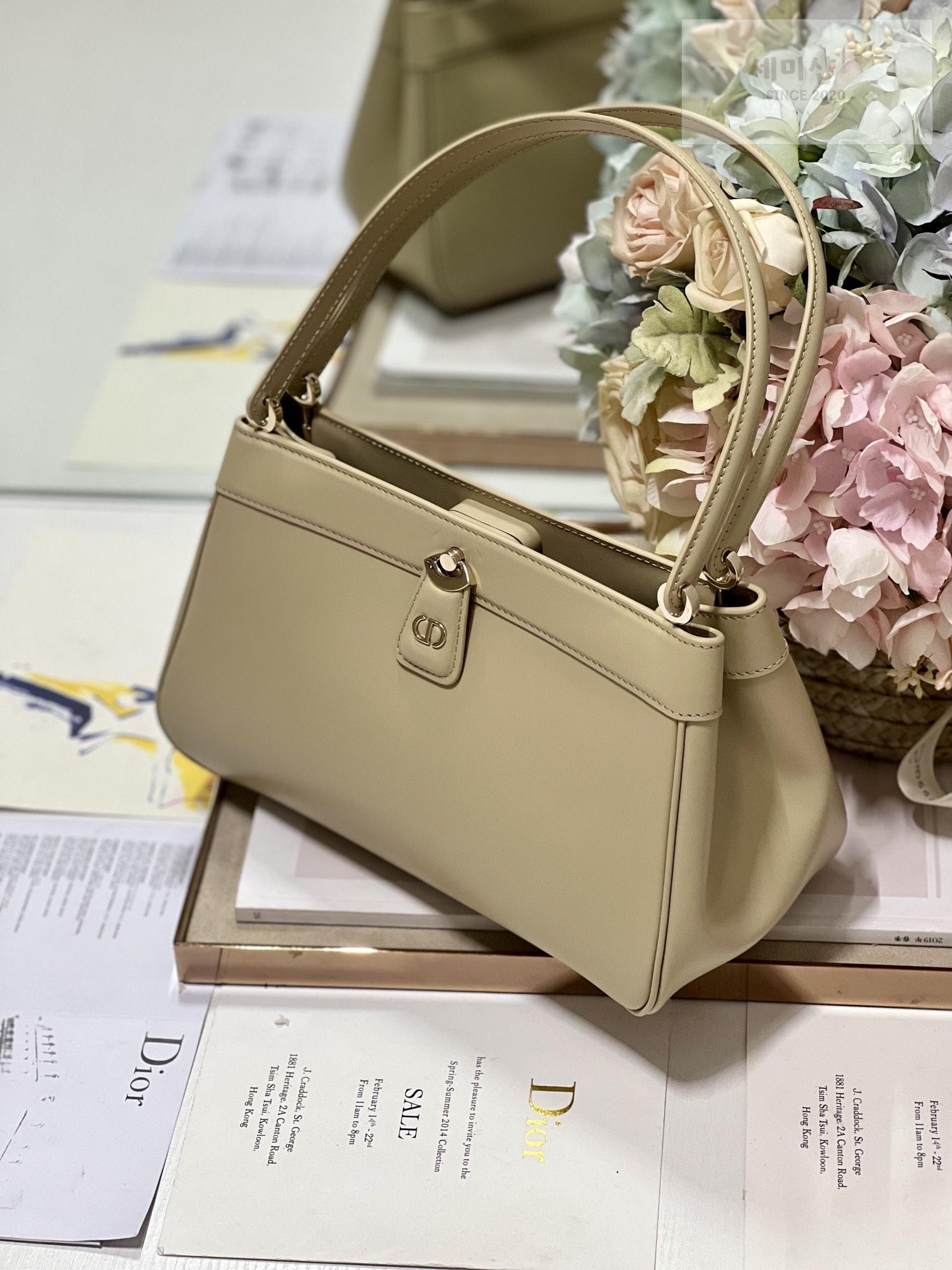 D I O R Dior Key Bag 16번 이미지
