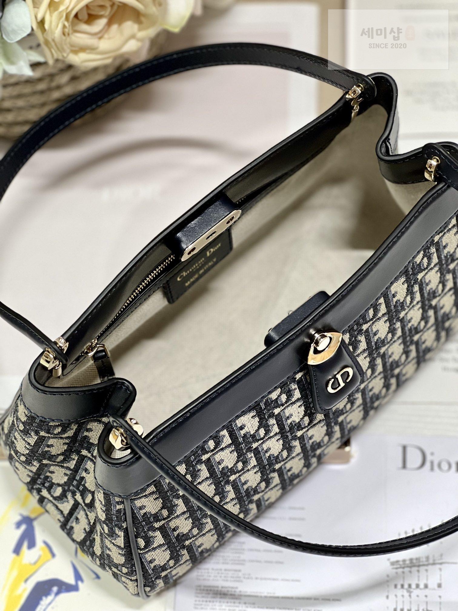 D I O R Dior Key Bag 32번 이미지
