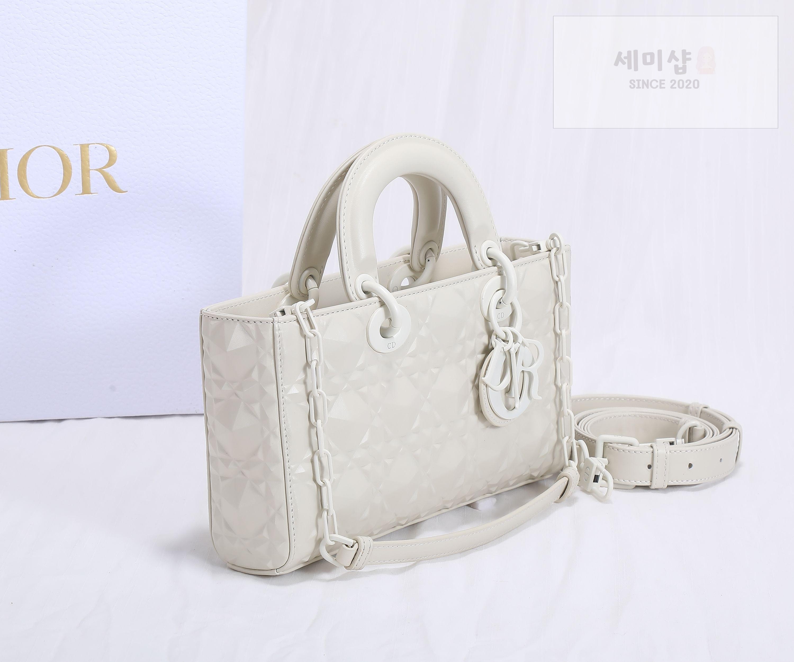 D I O R Dior Lady D-Joy Medium Bag 38번 이미지
