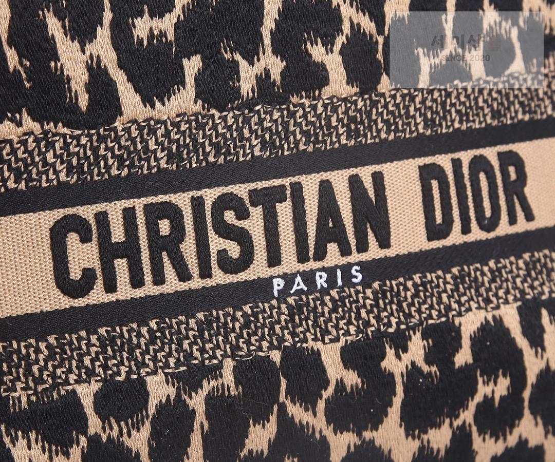 D I O R Dior Lady D-Lite Medium Bag 26번 이미지