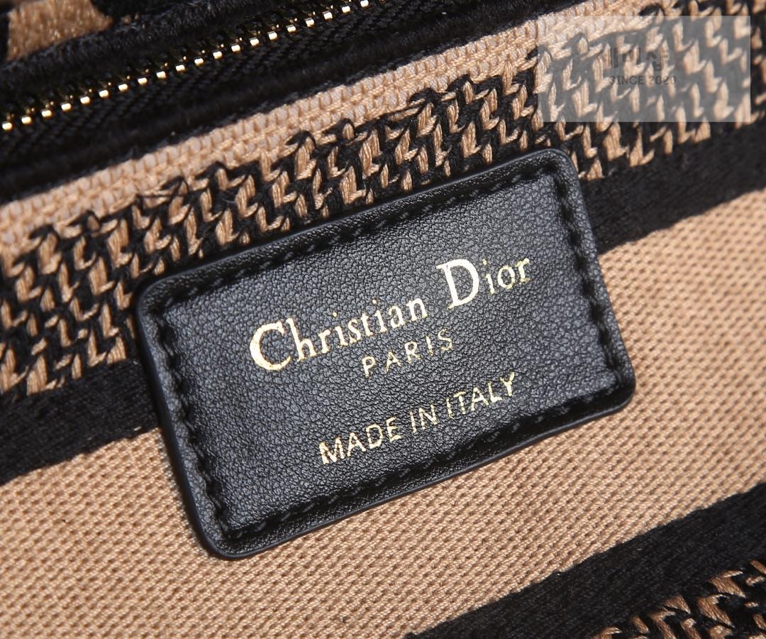 D I O R Dior Lady D-Lite Medium Bag 6번 이미지