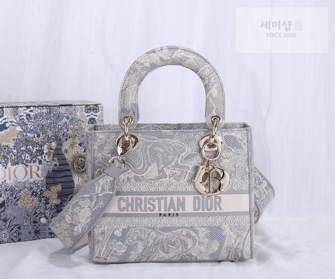 D I O R Dior Lady D-Lite Medium Bag 25번 이미지