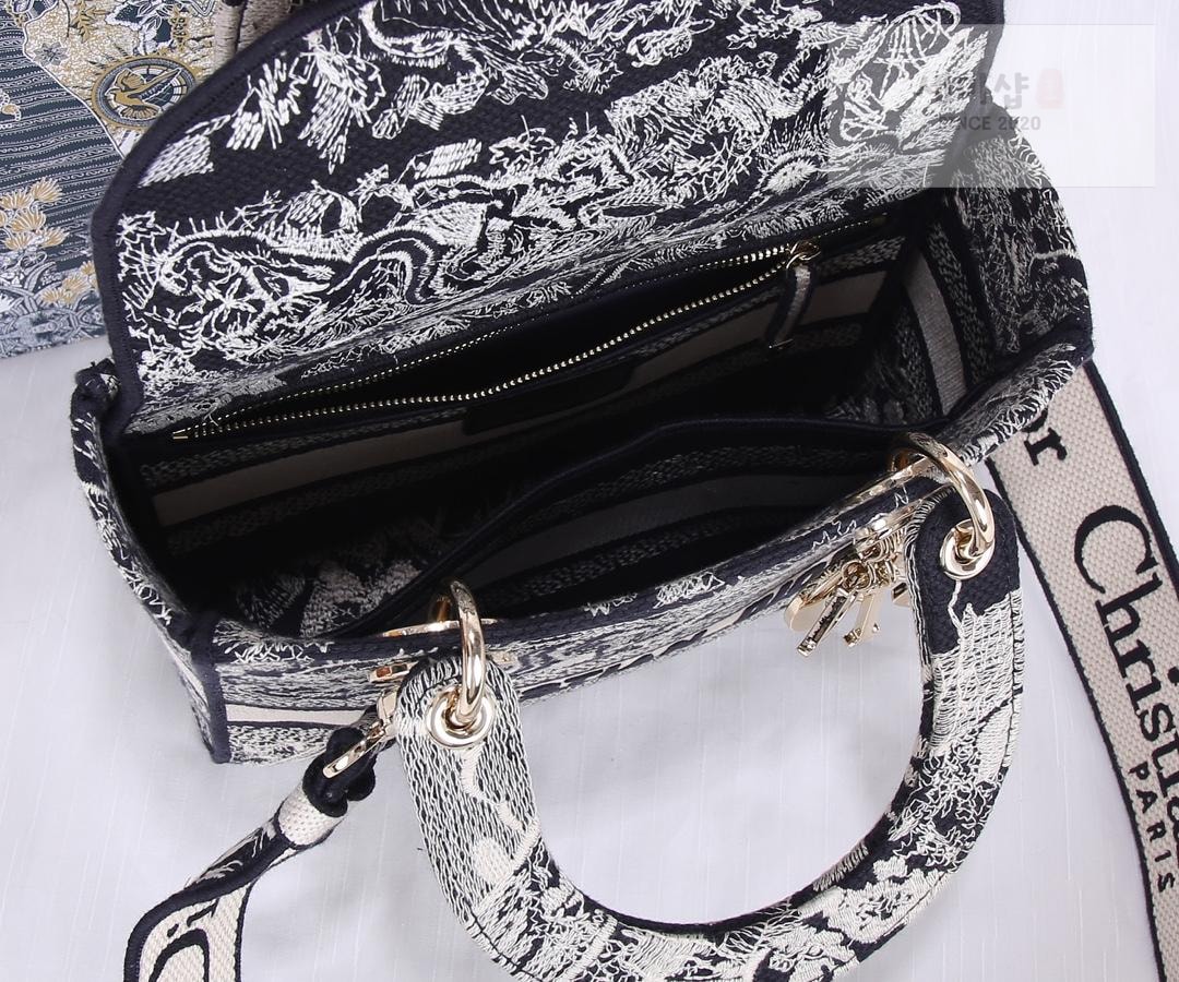 D I O R Dior Lady D-Lite Medium Bag 21번 이미지
