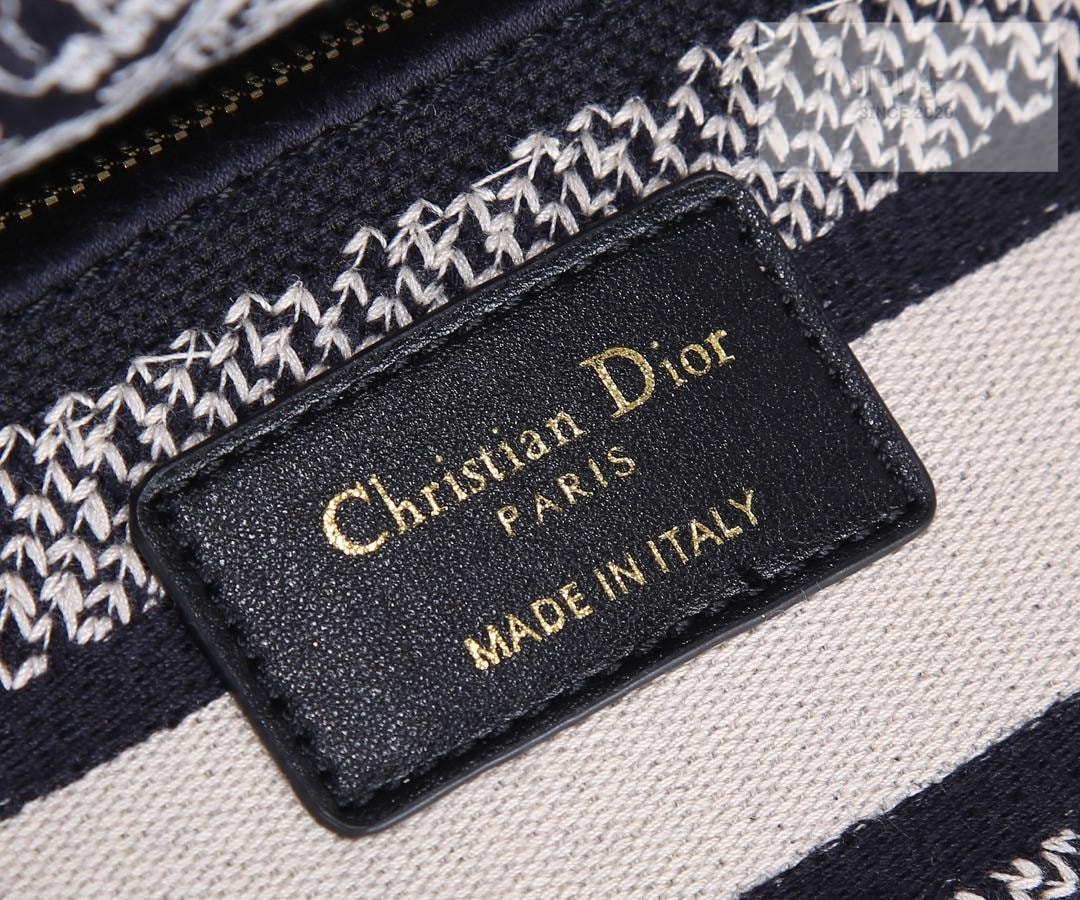 D I O R Dior Lady D-Lite Medium Bag 23번 이미지