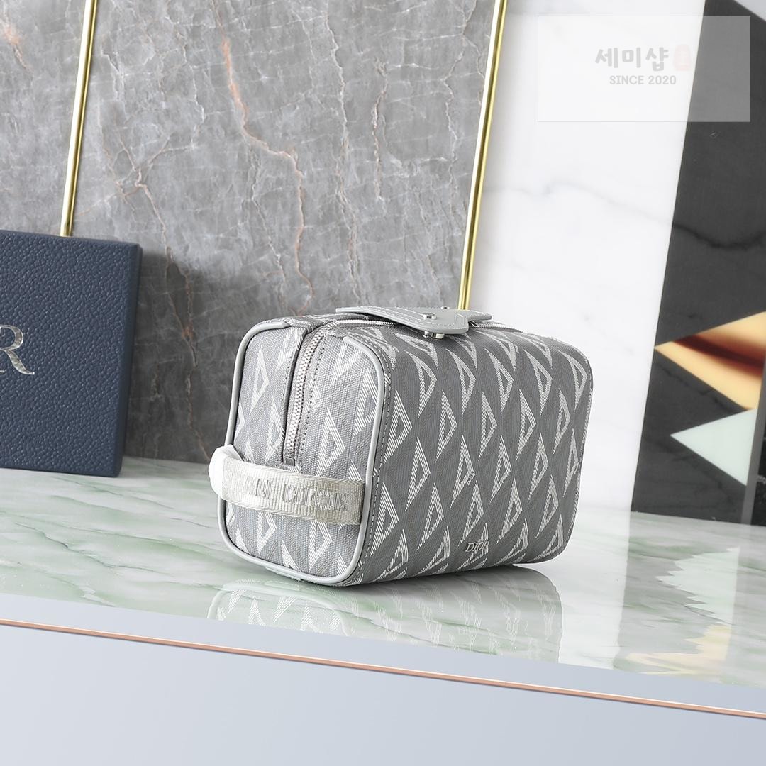 D I O R Dior Lingot Toiletry Bag 36번 이미지