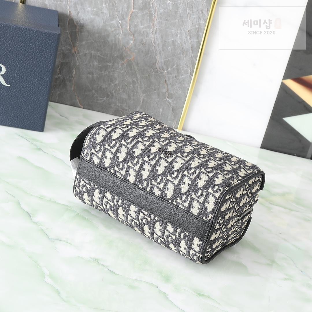 D I O R Dior Lingot Toiletry Bag 30번 이미지
