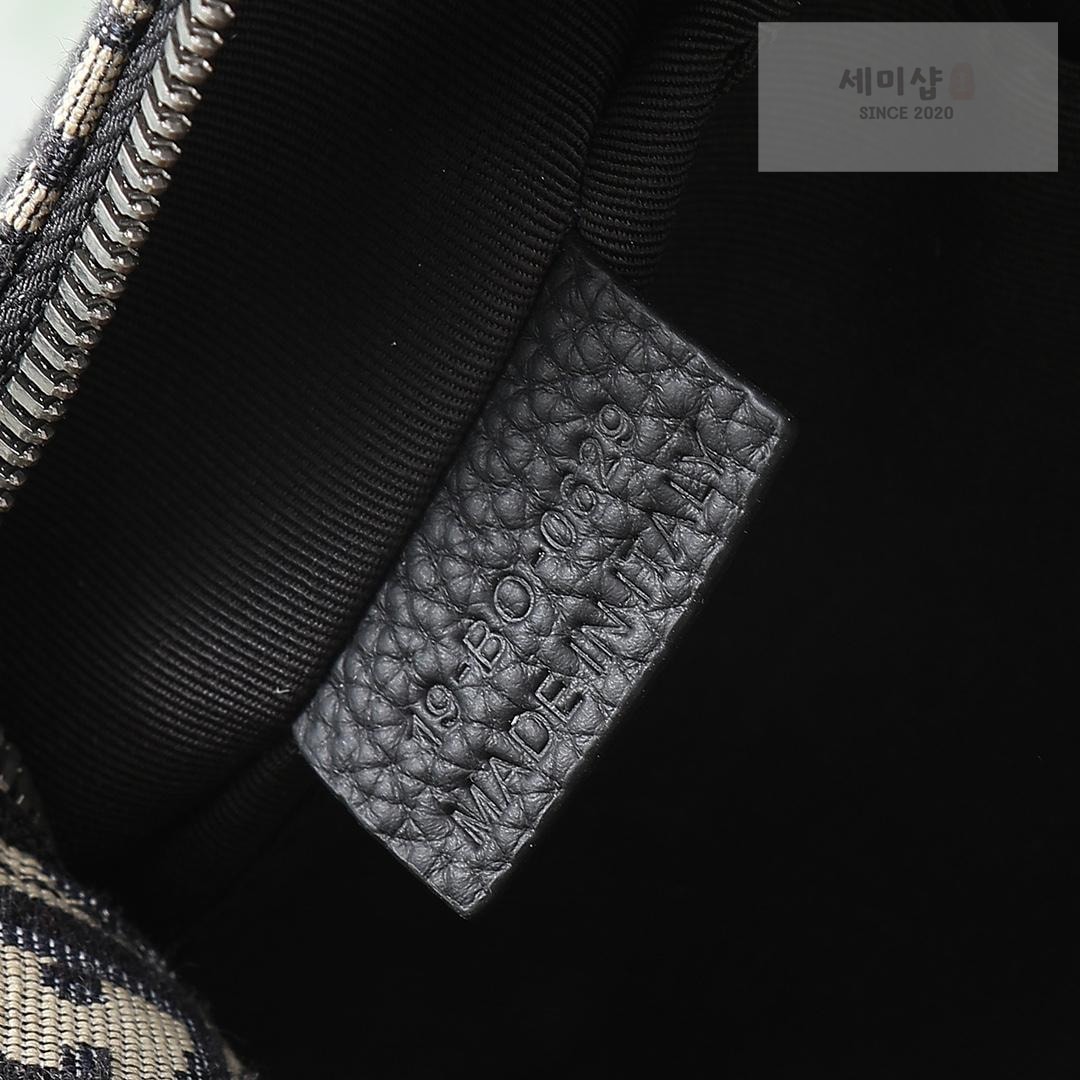 D I O R Dior Lingot Toiletry Bag 34번 이미지